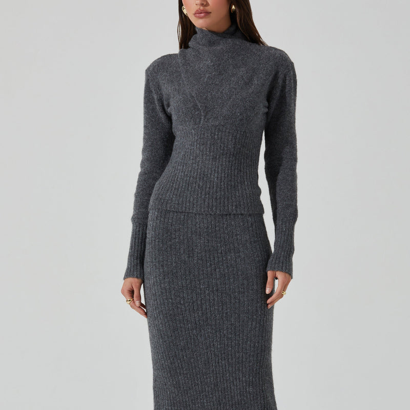 Neve Sweater