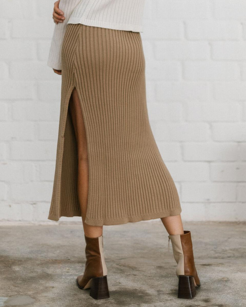 Wise Opened Knit Skirt Camel