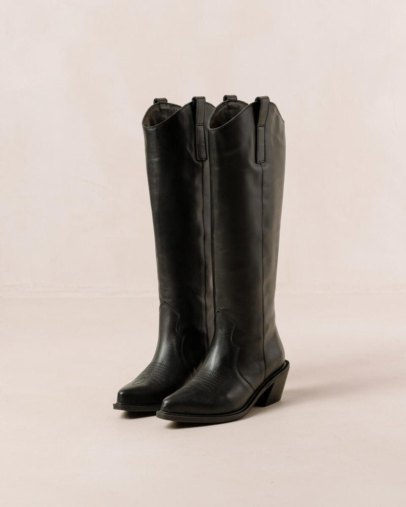 Mount Black boot