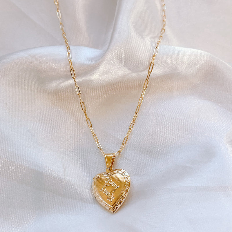 Antica Heart locket